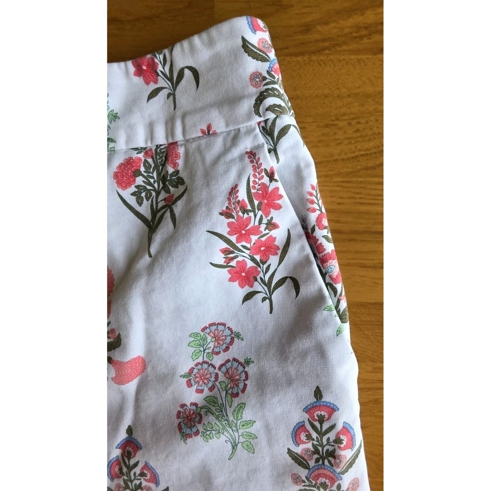 Talbots Womens 20W White Floral Scalloped Hem Shorts Cotton Stretch Pink Blue - Picture 6 of 11
